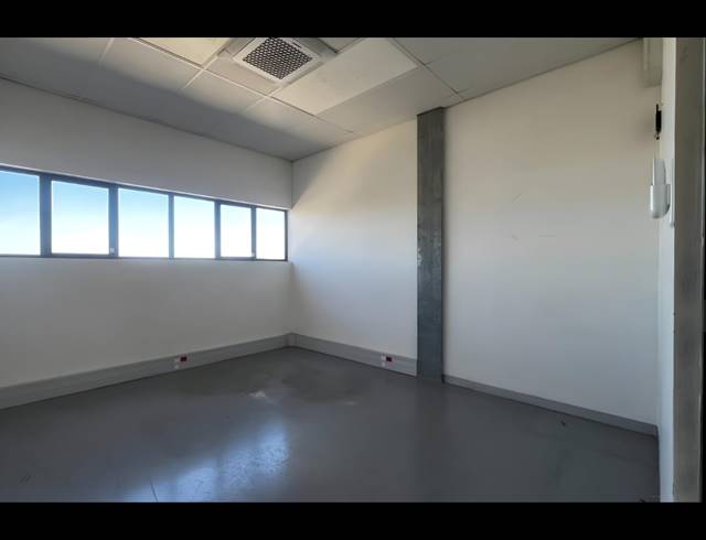 1,590M² WAREHOUSE FOR SALE IN RIVERGATE